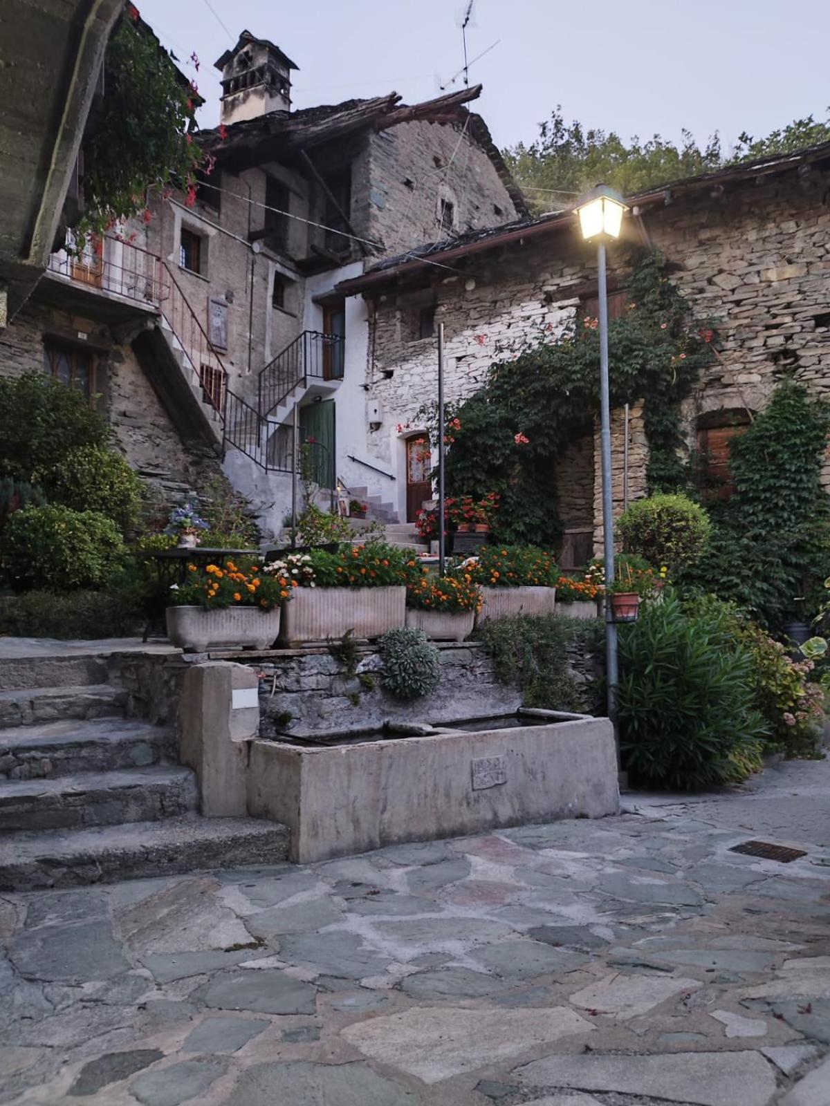 Hameau Gubioche, Casa Vacanze Chambave Екстериор снимка